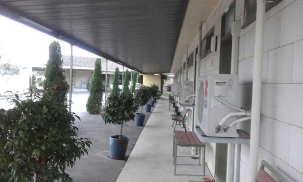 Donald Riverside Motel Buitenkant foto