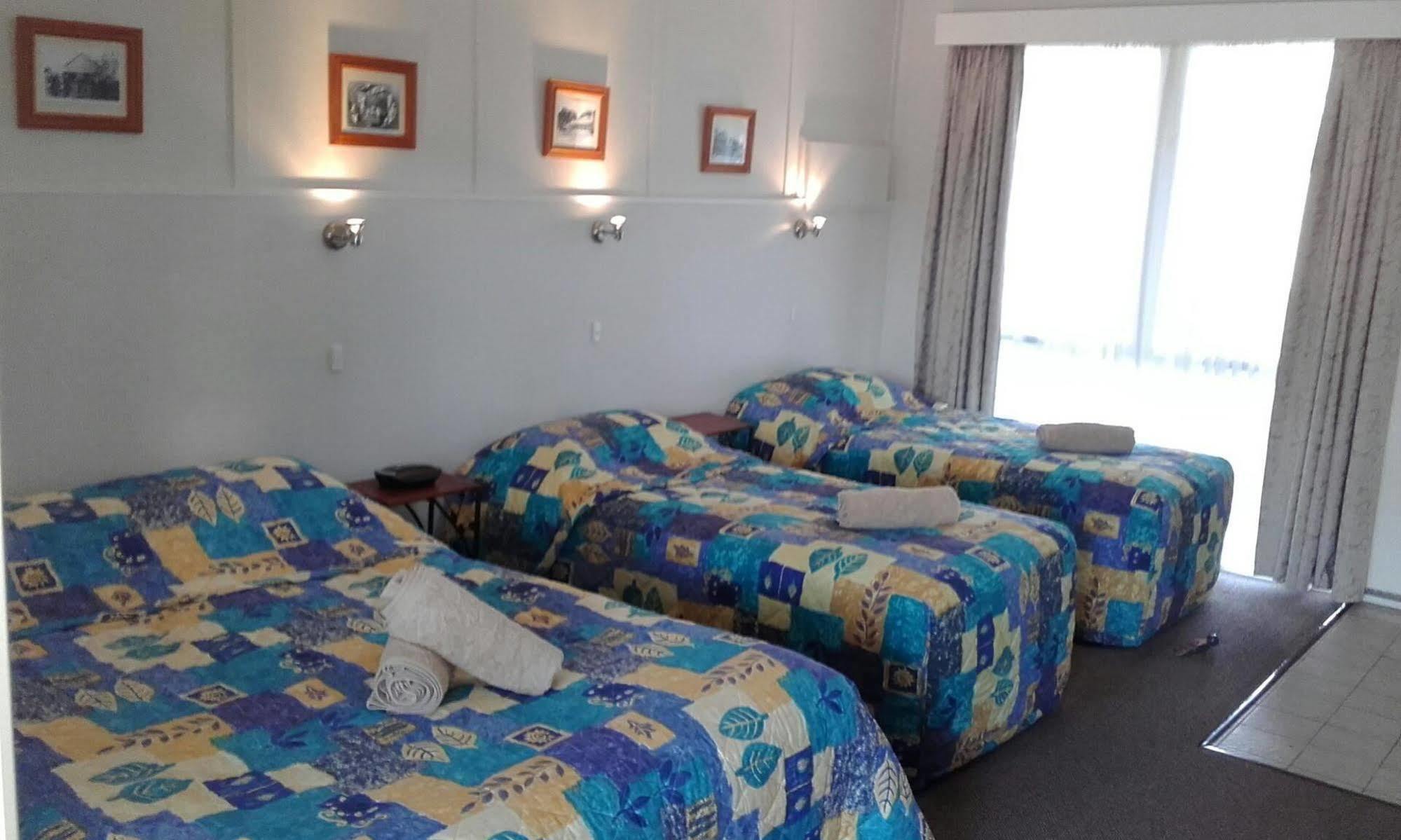 Donald Riverside Motel Buitenkant foto