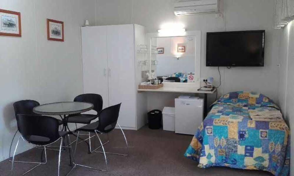 Donald Riverside Motel Buitenkant foto