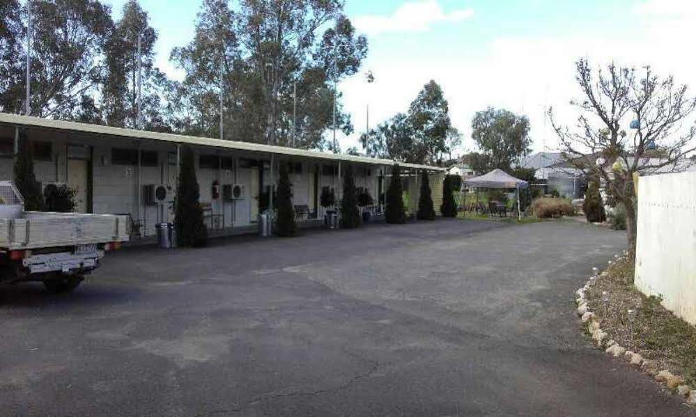 Donald Riverside Motel Buitenkant foto